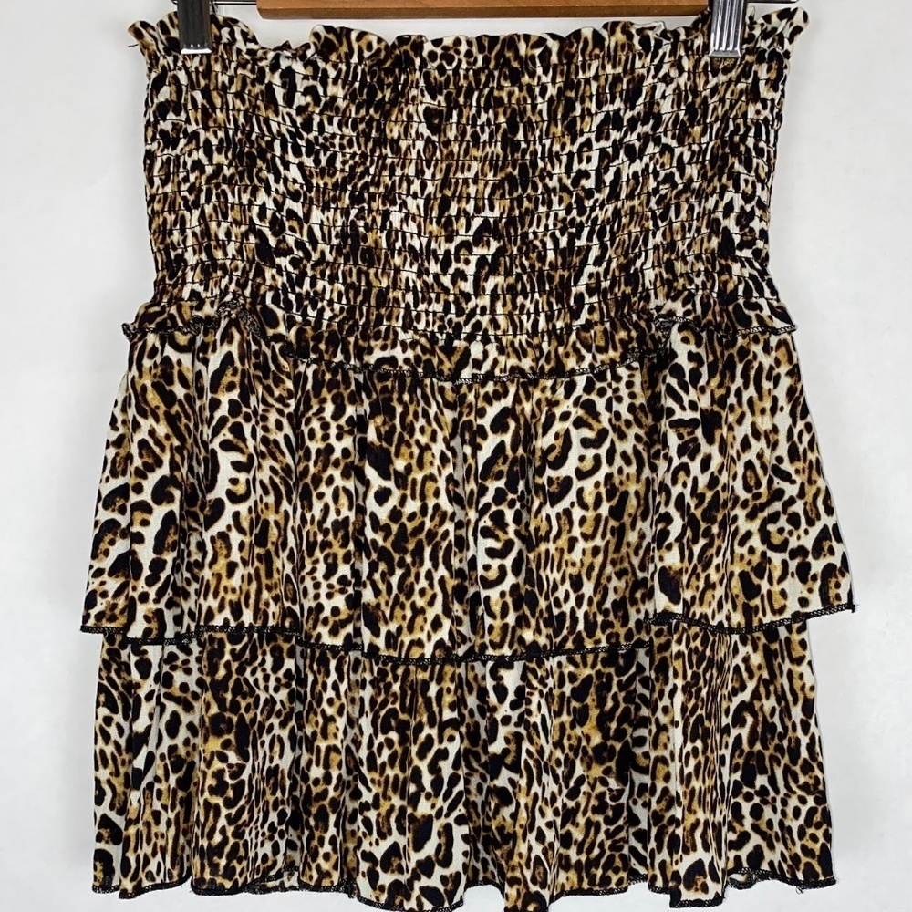 Love Tree Ruffle Leopard Mini Skirt size Large EUC